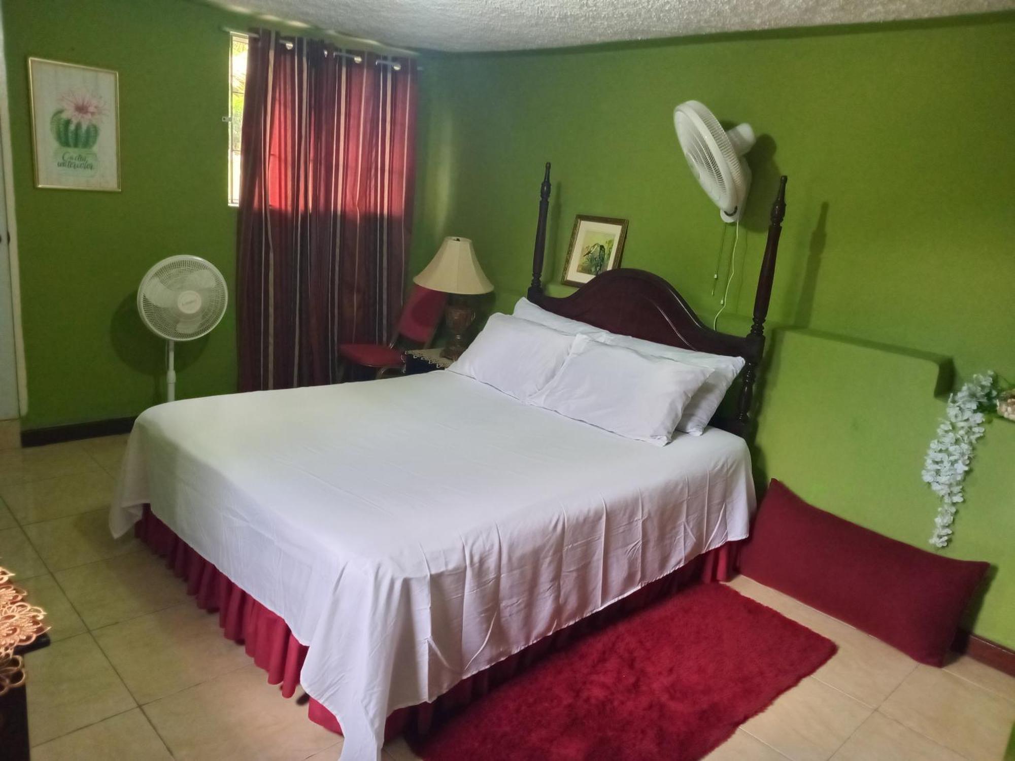 Cindy'S Garden Stay Ocho Rios Exterior photo